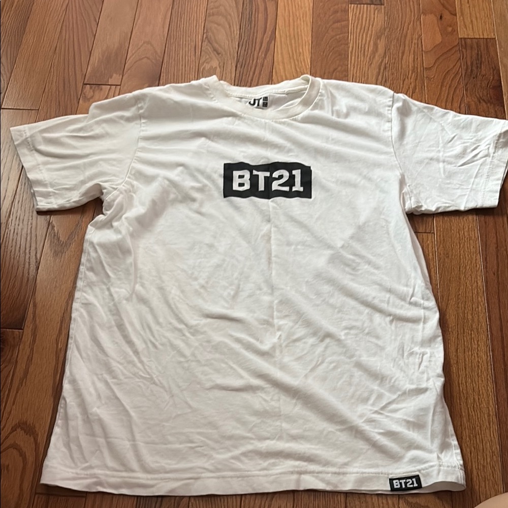 Uniqlo BT21 Shirt